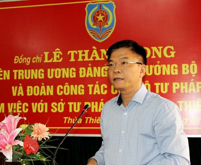 Bộ trưởng L&ecirc; Th&agrave;nh Long ph&aacute;t biểu chỉ đạo tại buổi l&agrave;m việc với Tư ph&aacute;p Thừa Thi&ecirc;n Huế.