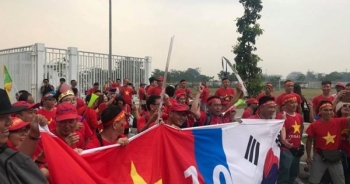 CĐV Việt Nam đổ bộ sân Pakansari, "niềm tin chiến thắng 1 - 0 trước Hàn Quốc"
