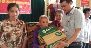 Công ty Truyền thông Reporter VN trao 200 phần quà hỗ trợ người dân Nghệ An bị thiệt hại do bão số 4