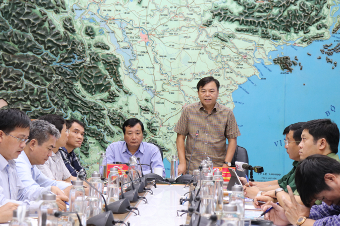 Thứ trưởng Bộ Nông nghiệp và PTNT Nguyễn Hoàng Hiệp và Phó Trưởng ban Chỉ đạo TW về PCTT - Tổng cục trưởng Trần Quang Hoài chủ trì cuộc họp.