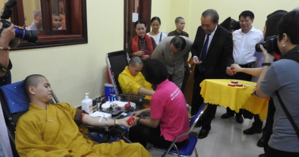 Phó Thủ tướng Trương Hòa Bình tham dự Ngày hội Hiến máu cứu người - Hành Bồ Tát đạo