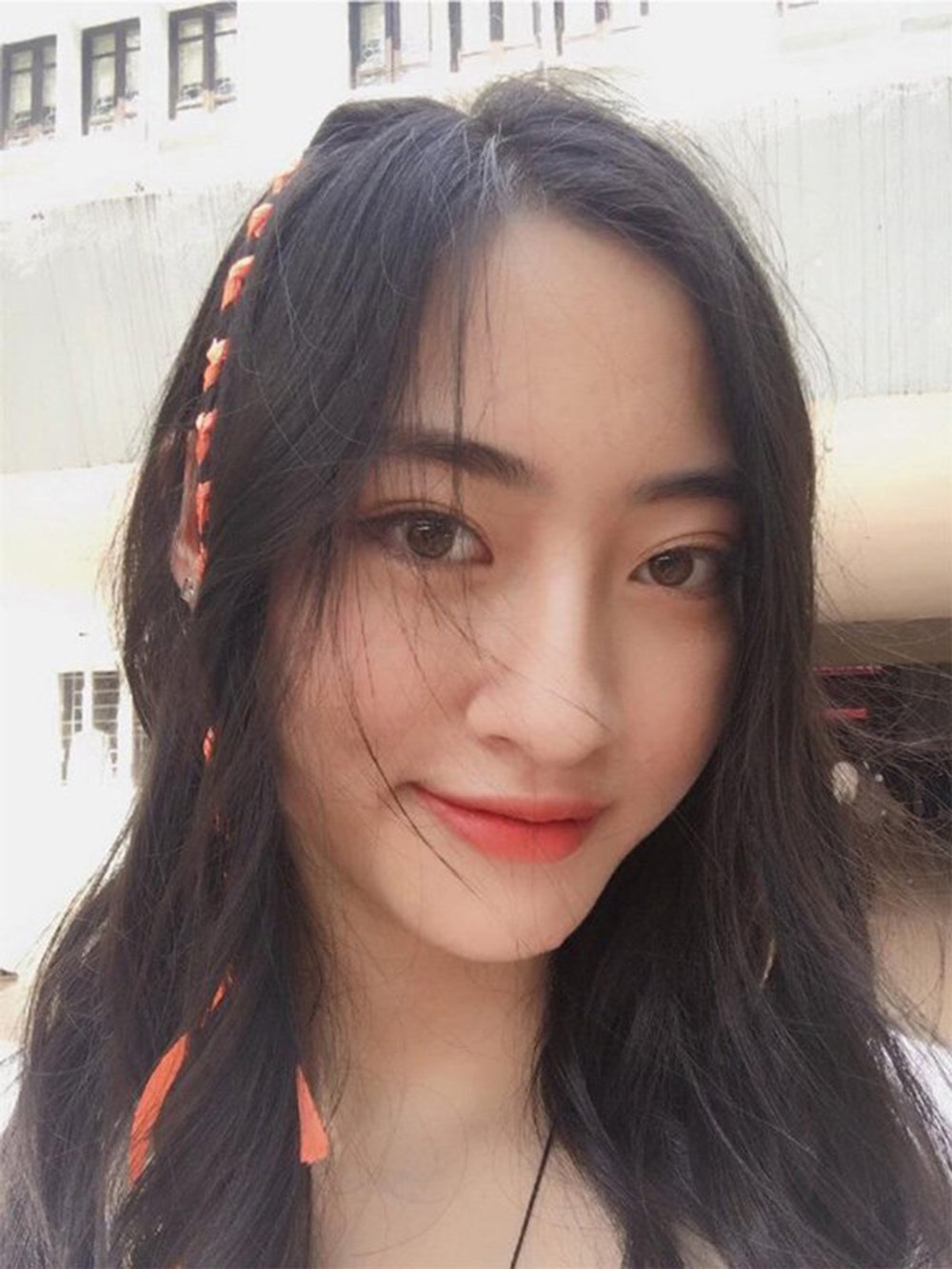 Nhan sắc đời thường của Hoa hậu Thế giới Việt Nam 2019 Lương Thùy Linh - 5
