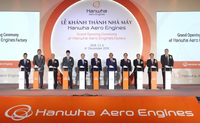 Công ty Hanwha Aero Engines (Thạch Thất - Hà Nội) mới đi vào hoạt động với cơ chế đào tạo nguồn nhân lực “ưu việt”, hứa hẹn mức lương hấp dẫn.