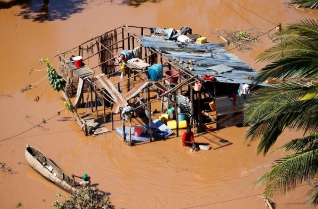 Sau bão Idai người dân Mozambique có nguy cơ phải uống nước bẩn