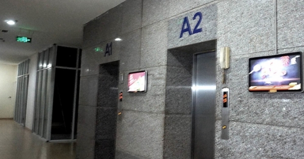 Bé gái 10 tuổi ở Hà Nội bị dâm ô trong thang máy chung cư?