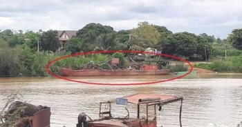 Đắk Lắk: Tàu không số, không đăng ký rầm rộ hút cát trái phép trên sông Krông Nô