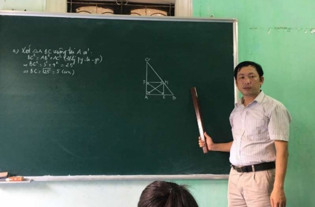 Hàng loạt giáo viên Hà Nội bị cắt hợp đồng trước thềm năm học mới