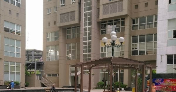 Hà Nội: Một Phó giám đốc sở rơi từ tầng 27 chung cư, tử vong