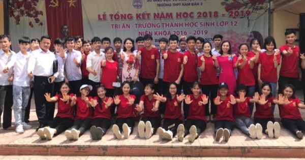 Ngưỡng mộ lớp học nghèo vùng “rốn lũ” Nghệ An có 39/40 học sinh đậu đại học