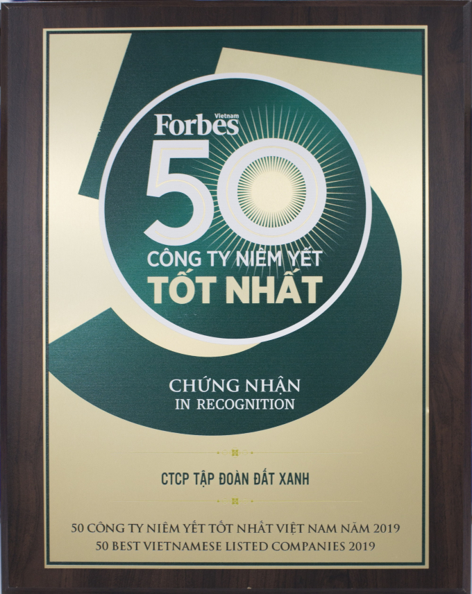 Chứng nhận của Đất Xanh đạt Top 50 công ty niêm yết tốt nhất Việt Nam 2019.