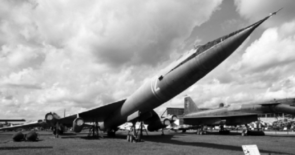 Những dự án sản xuất “siêu máy bay” chết yểu của Liên Xô