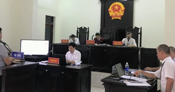 Vụ án “Cố ý gây thương tích” tại Phú Thọ: VKS bổ sung, sửa chữa cáo trạng bằng… miệng ngay tại phiên tòa?