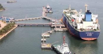 Slide - Điểm tin thị trường: Việt Nam chi hơn 633 triệu USD nhập xăng dầu trong tháng 7