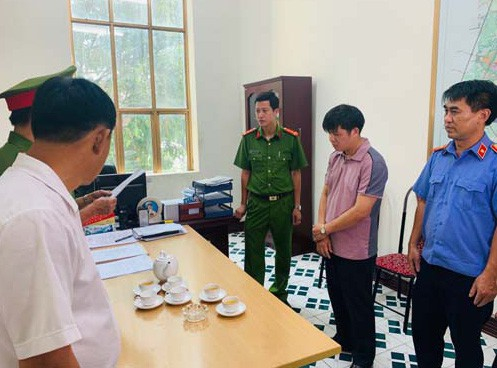 Thi hành lệnh bắt giam ông Tống Quang Thái, Phó giám đốc Ban Giải phóng mặt bằng và tái định cư TP Thanh Hóa.