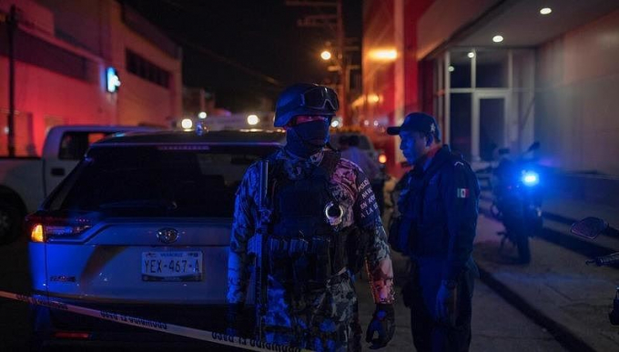 Cảnh sát Mexico có mặt tại hiện trường vụ việc. Ảnh: AP