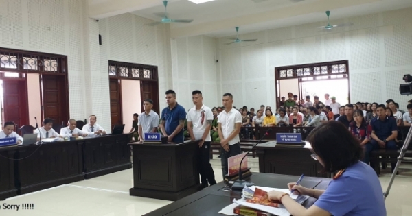 Kỳ án cố ý gây thương tích ở Quảng Ninh: Người dân ngồi chật cứng trong phòng xử án