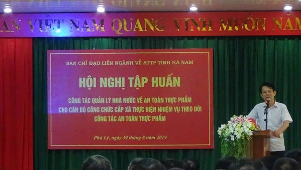 Ông Trần Viết Huệ - Phó Giám đốc Sở Y tế phát biểu khai mạc lớp tập huấn.