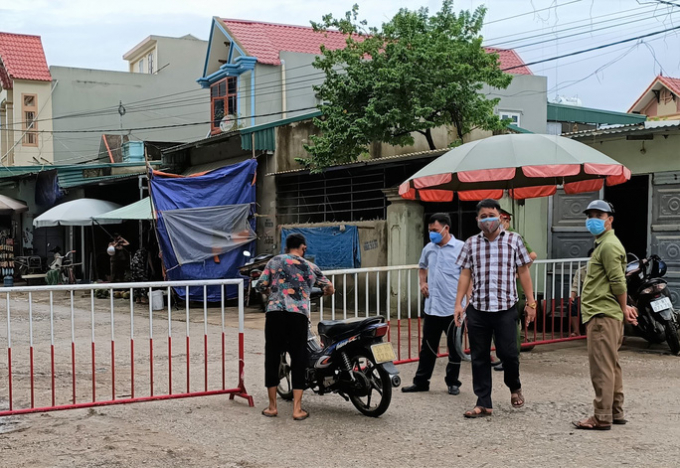 Mọi công tác phòng chống dịch tại Sầm Sơn được đẩy lên cao nhất khi buộc phong tỏa 2 khu phố tại Quảng Vinh.
