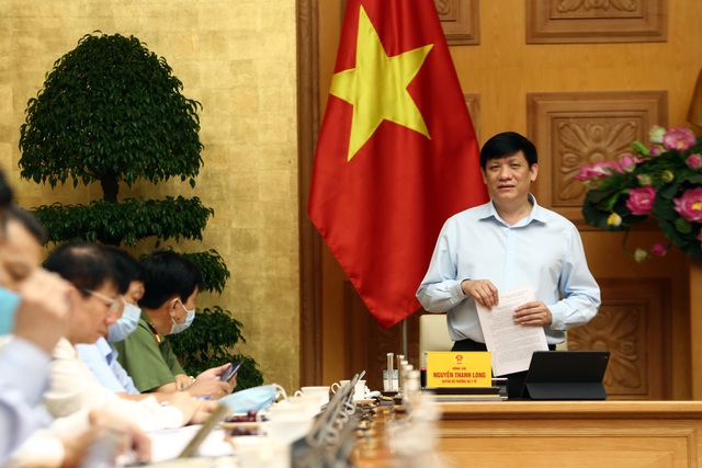 Quyền Bộ trưởng Bộ Y tế Nguyễn Thanh Long đưa ra dự báo về diễn biến dịch bệnh những ngày tới.