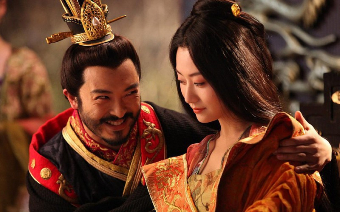 Hình ảnh phim dã sử tái hiện lại tình yêu cuồng si của Mộ Dung Hi.