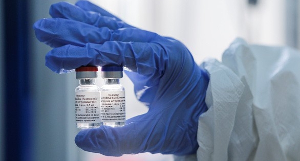 Việt Nam chưa đặt vấn đề mua vắc-xin của Nga