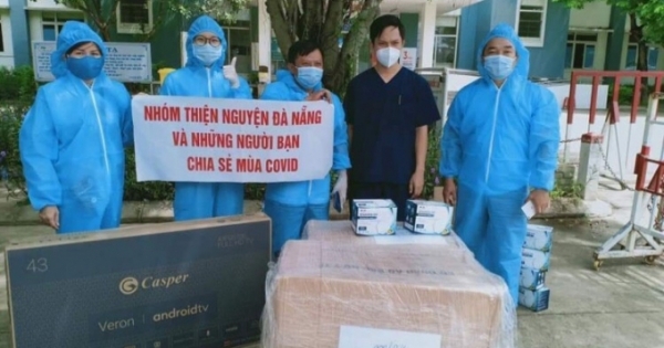 Trao thiết bị y tế, nhu yếu phẩm cho y bác sĩ, người dân vùng dịch Quảng Nam, Đà Nẵng