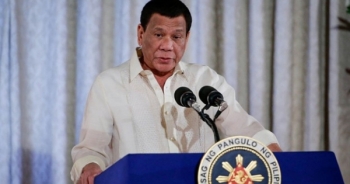 Tổng thống Philippines chưa vội tiêm vắc-xin COVID-19 của Nga