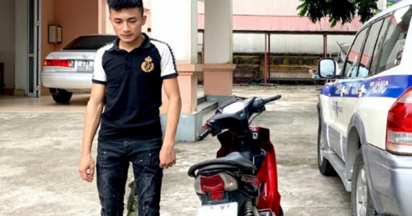 Tuyên Quang: Phạt 8,4 triệu đồng đối với nam thanh niên mặc váy "bốc đầu" xe máy