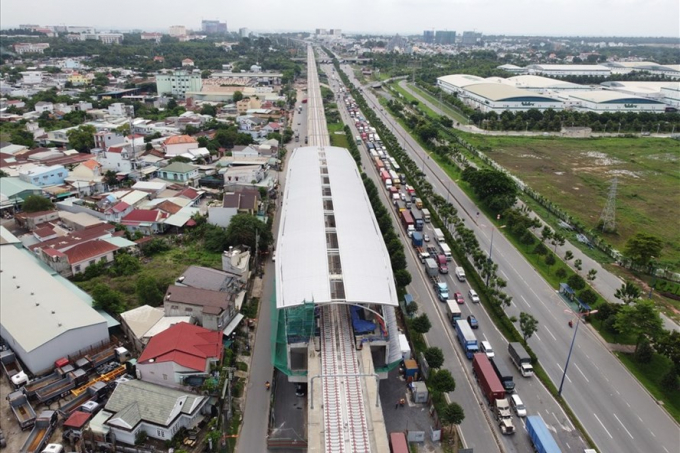 Tuyến metro số 1 (Bến Thành - Suối Tiên) nằm ở khu vực phía Đông TPHCM đang được xây dựng, dự kiến hoàn thành vào cuối năm 2021 - ảnh Minh Quân