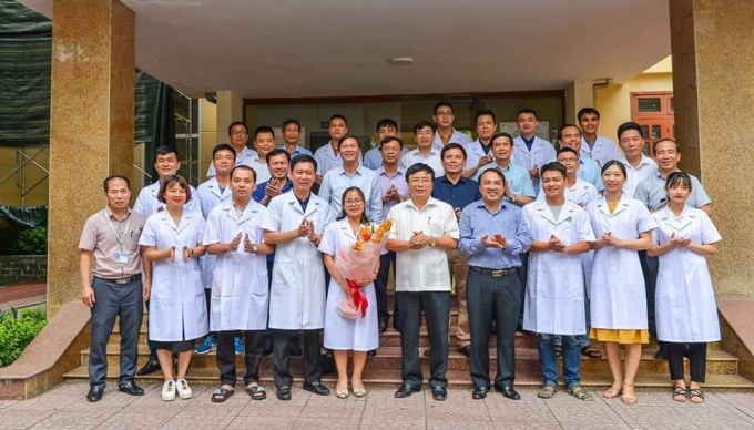 Đoàn cán bộ y tế cũng lãnh đạo tỉnh Nghệ An quyết tâm, đồng hành cùng đất nước thắng dịch Covid-19.