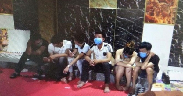 Quảng Trị: 14 thanh niên tụ tập ăn nhậu dưới tầng hầm quán karaoke, dương tính với ma tuý