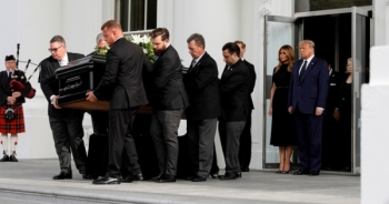 Ông Trump tổ chức tang lễ cho em trai tại Nhà Trắng