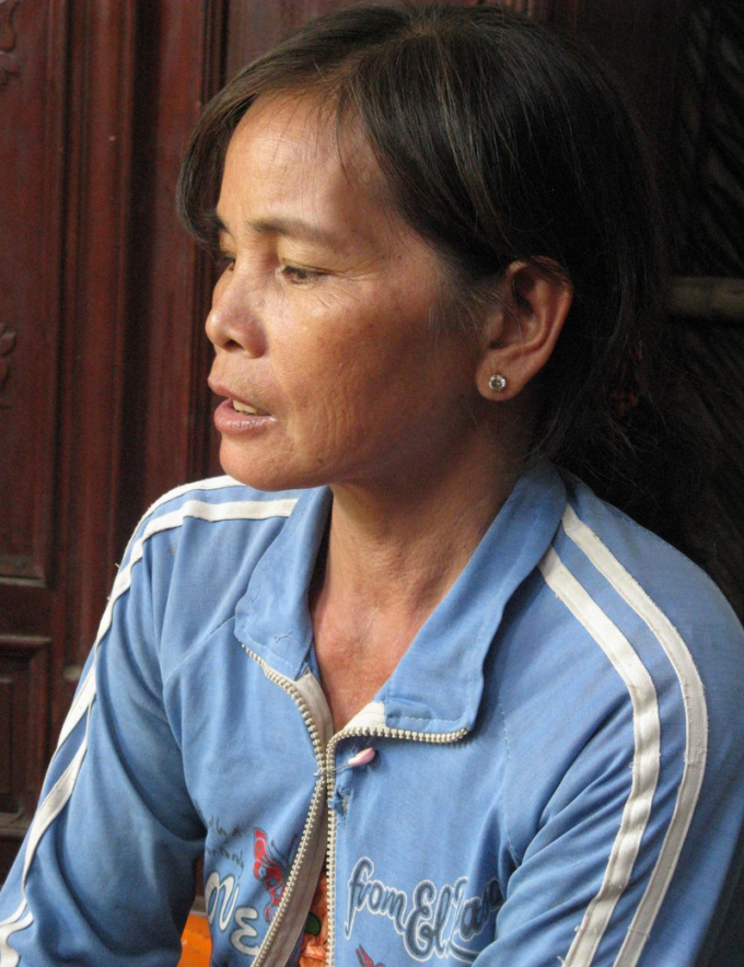 Bà Nguyễn Thị Bé Sáu kể lại chuyện.