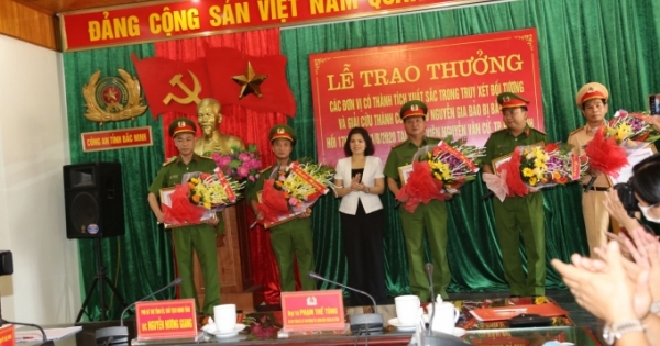 Chủ tịch Bắc Ninh nói gì về chiến công trong việc giải cứu cháu bé 2 tuổi bị bắt cóc