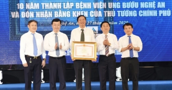 Bệnh viện Ung bướu Nghệ An vinh dự đón nhận Bằng khen của Thủ tướng Chính phủ