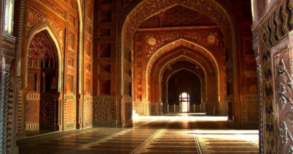 Đền Taj Mahal – Biểu tượng của tình yêu bất diệt