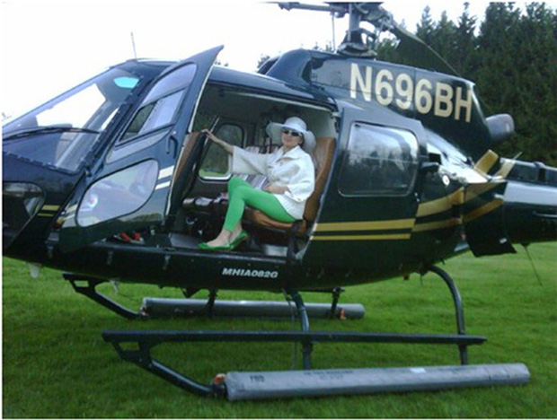 Ngoài ra, vợ chồng Hà Phương tậu cả trực thăng chuyên để du ngoạn, ngắm cảnh