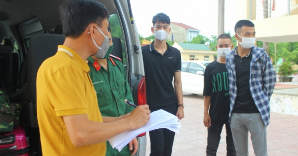 Hà Tĩnh gửi 13 thí sinh đến Bắc Giang tham dự thi tốt nghiệp THPT đợt 2