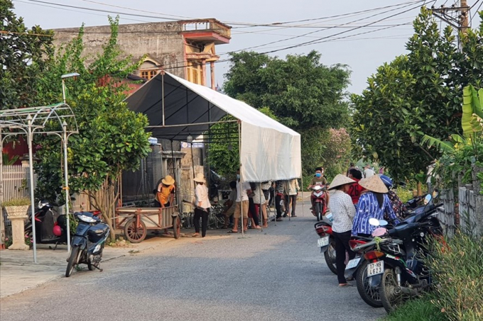 Phía trước ngôi nhà xảy ra vụ việc đau lòng chồng giết vợ ngay trong bữa cơm trưa ở Hưng Hà, Thá