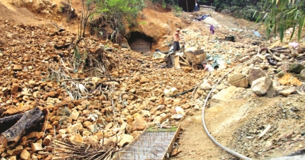 Sớm triển khai kế hoạch đóng cửa mỏ vàng Bồng Miêu
