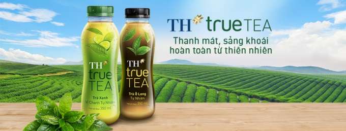 Bộ sản phẩm mới TH true TEA kết hợp những búp trà tinh túy, tuyển chọn theo các quy chuẩn khắt khe và nguồn nước tinh khiết từ nước ngầm núi lửa triệu năm, làm nên thức uống thanh mát sảng khoái, hoàn toàn thiên nhiên.