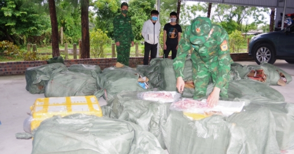 Quảng Ninh: Phát hiện và thu giữ 1,4 tấn thực phẩm không rõ nguồn gốc