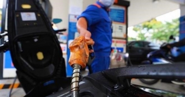 Petrolimex giảm giá xăng, dầu tại 23 địa phương giãn cách xã hội