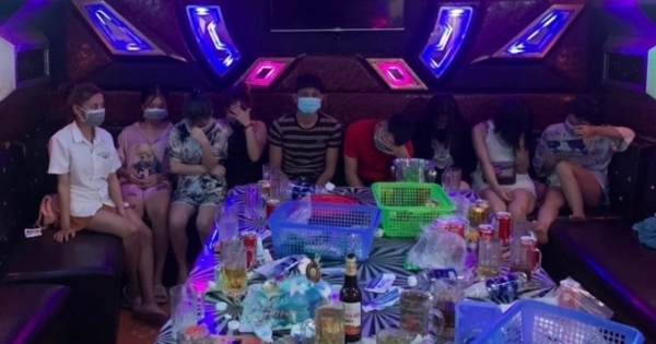 Vĩnh Phúc: Bắt quả tang 12 đối tượng mở tiệc “ma túy” hát karaoke giữa mùa dịch
