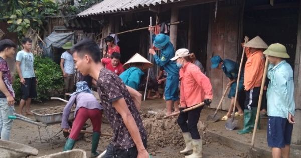Tuyên Quang: Hàng chục nhà dân bị đất đá vùi lấp trong đêm