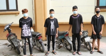 Yên Bái: Triệu tập nhóm thanh thiếu niên cầm chổi thách thức CSGT ở chốt kiểm dịch
