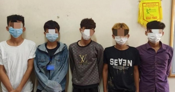 Hà Tĩnh: Bắt 5 nam thanh niên trốn vào nhà văn hóa để sử dụng ma tuý