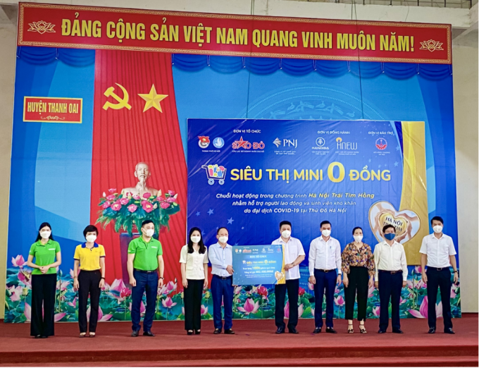 1000 phiếu mua hàng trị giá 4000 triệu đồng của Siêu thị mini 0 đồng đã được trao tặng   tới huyện Thanh Oai