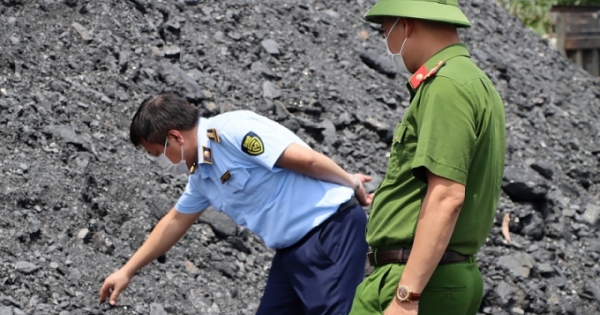 Hàng chục nghìn tấn than không rõ nguồn gốc ở Thị xã Kinh Môn