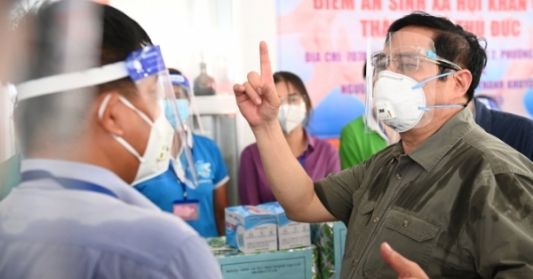 Thủ tướng Phạm Minh Chính kiểm tra công tác phòng chống dịch tại TP Hồ Chí Minh